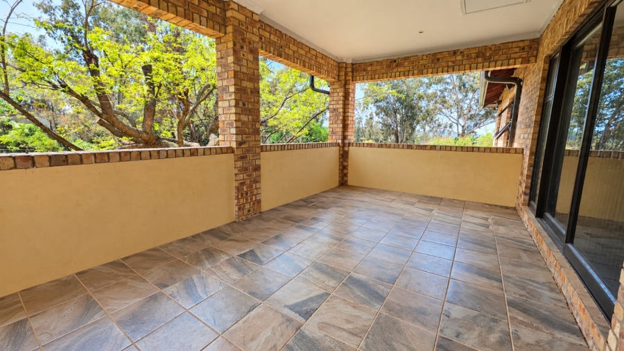 4 Bedroom Property for Sale in Golf View Gauteng