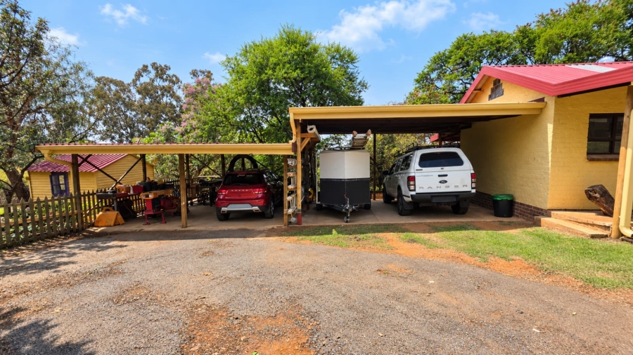4 Bedroom Property for Sale in Golf View Gauteng