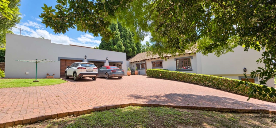 5 Bedroom Property for Sale in Waterkloof Ridge Gauteng