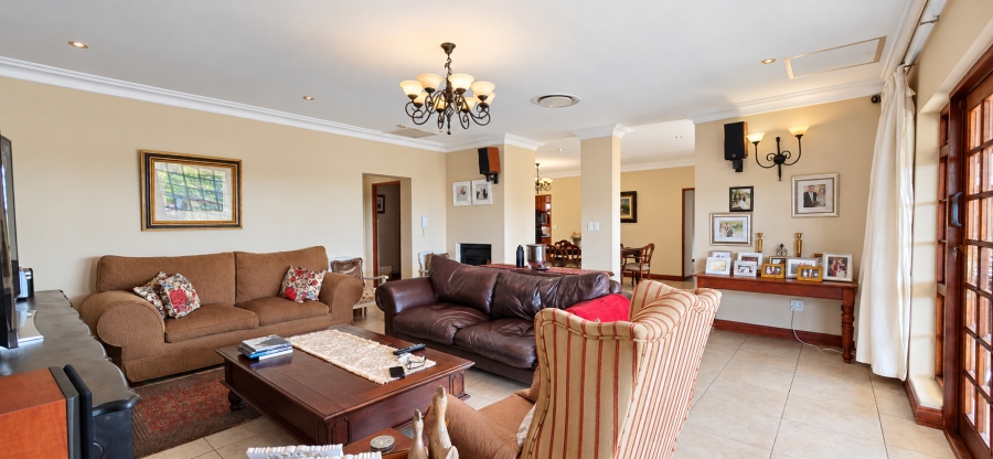 5 Bedroom Property for Sale in Waterkloof Ridge Gauteng