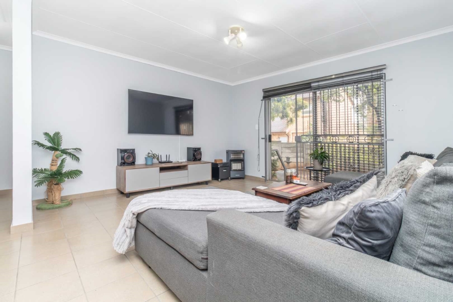 2 Bedroom Property for Sale in Allens Nek Gauteng