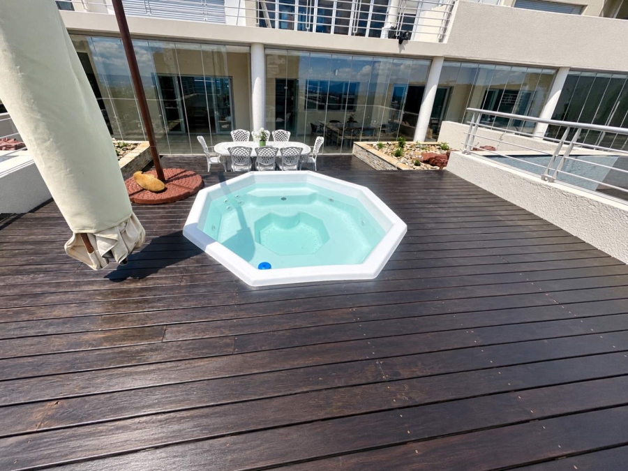 To Let 4 Bedroom Property for Rent in Morningside Gauteng
