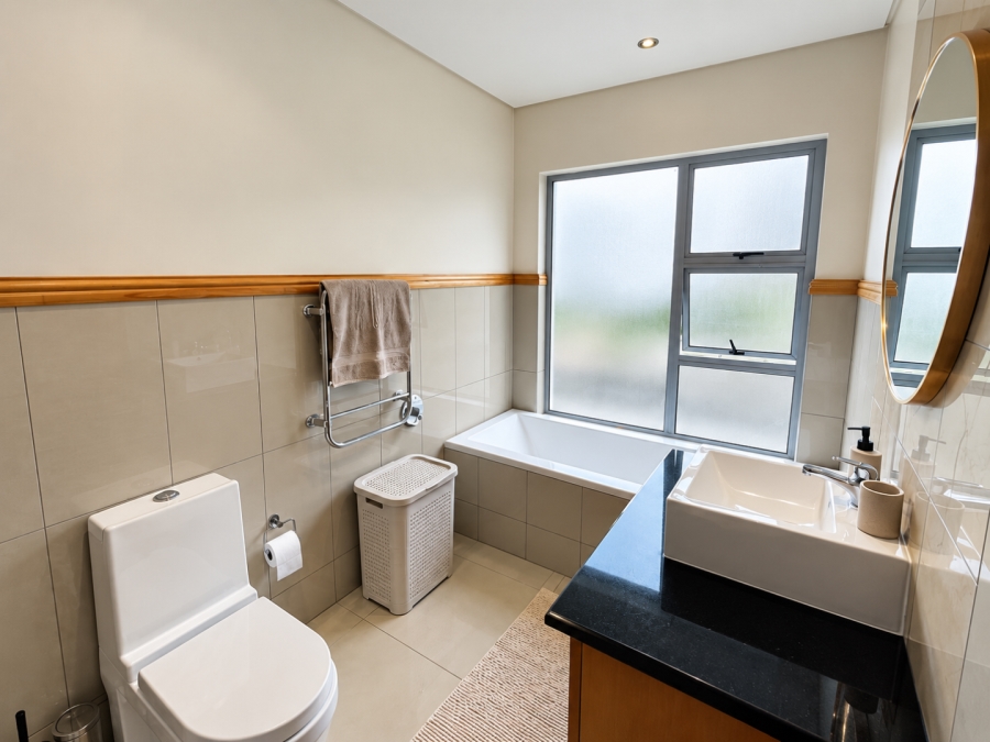 To Let 4 Bedroom Property for Rent in Morningside Gauteng
