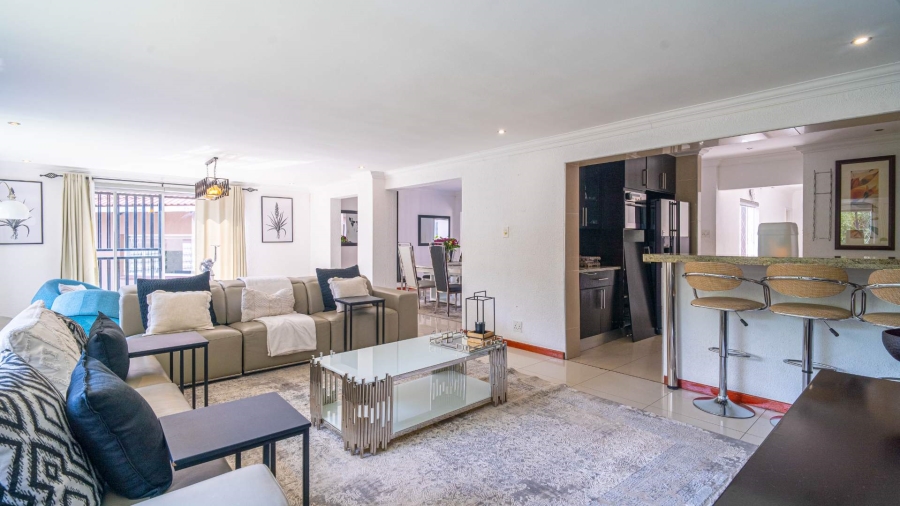 4 Bedroom Property for Sale in Douglasdale Gauteng