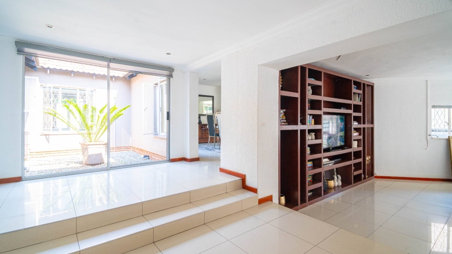 4 Bedroom Property for Sale in Douglasdale Gauteng