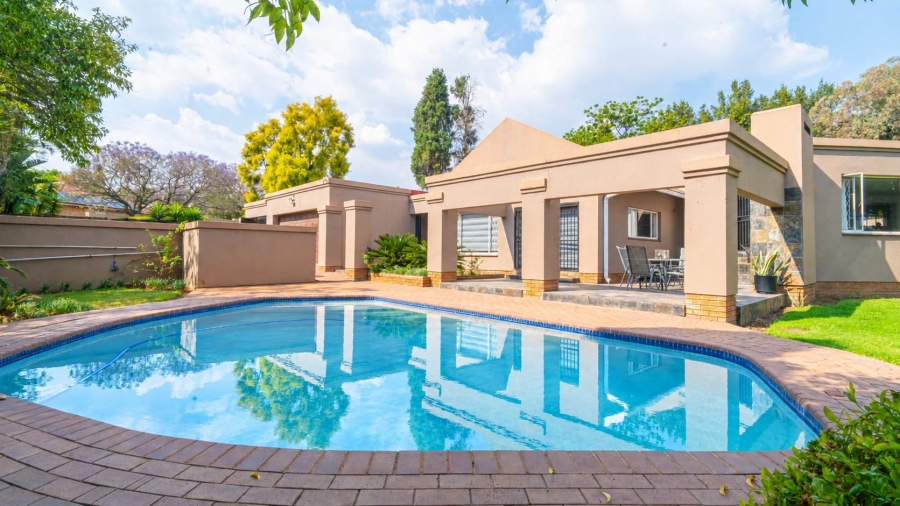 4 Bedroom Property for Sale in Douglasdale Gauteng