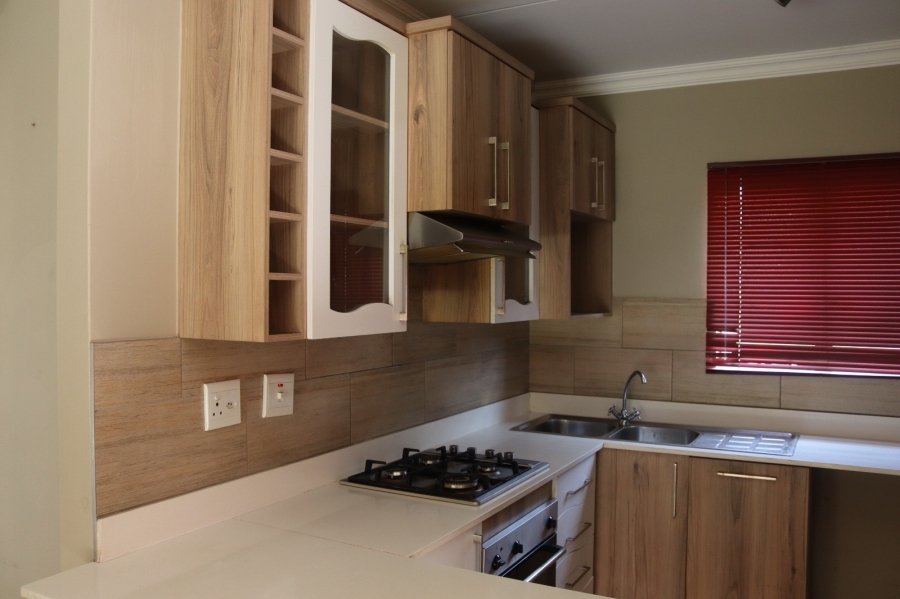 To Let 2 Bedroom Property for Rent in Andeon Gauteng