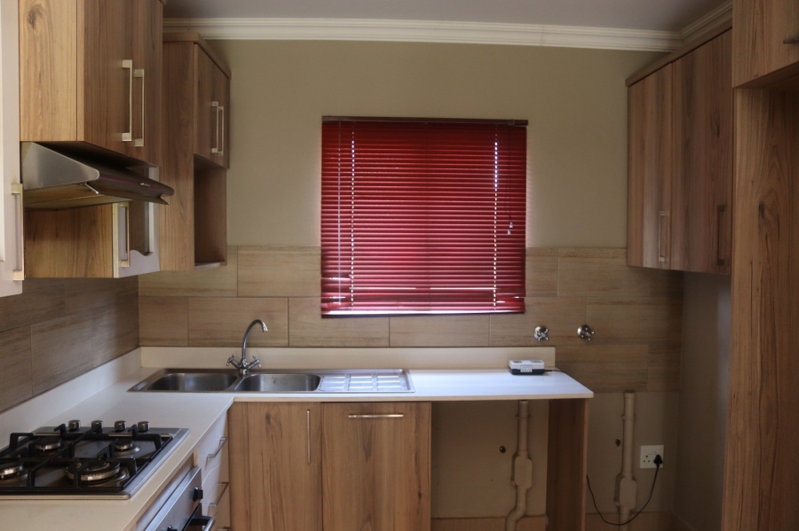 To Let 2 Bedroom Property for Rent in Andeon Gauteng
