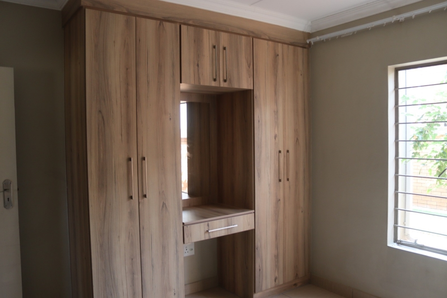 To Let 2 Bedroom Property for Rent in Andeon Gauteng