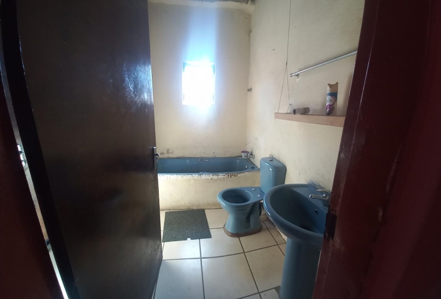 6 Bedroom Property for Sale in Ivory Park Gauteng