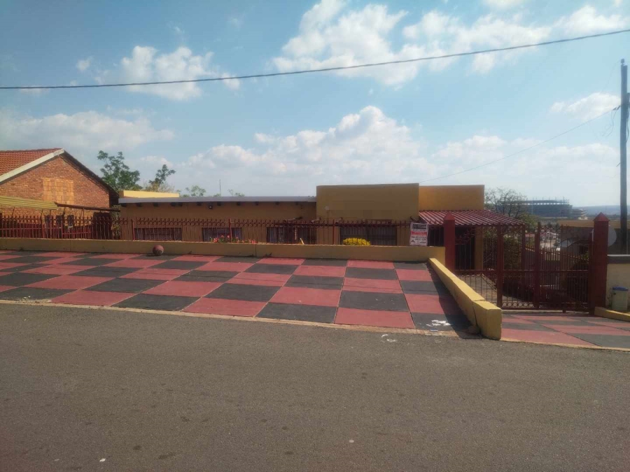 To Let 3 Bedroom Property for Rent in Soshanguve AA Gauteng