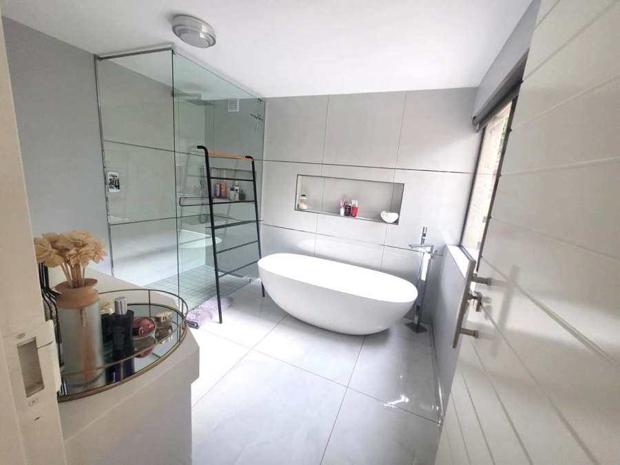 To Let 3 Bedroom Property for Rent in Waterkloof Ridge Gauteng