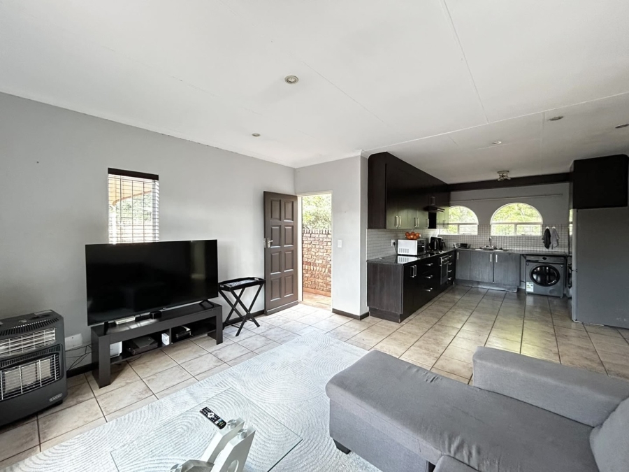 2 Bedroom Property for Sale in Garsfontein Gauteng