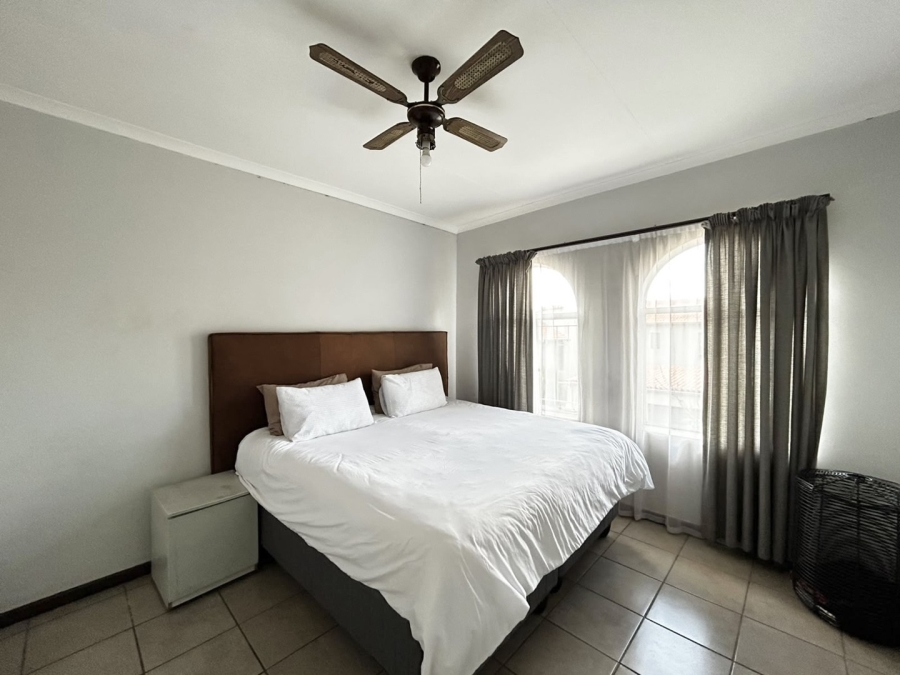 2 Bedroom Property for Sale in Garsfontein Gauteng