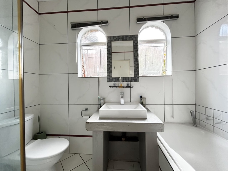 2 Bedroom Property for Sale in Garsfontein Gauteng