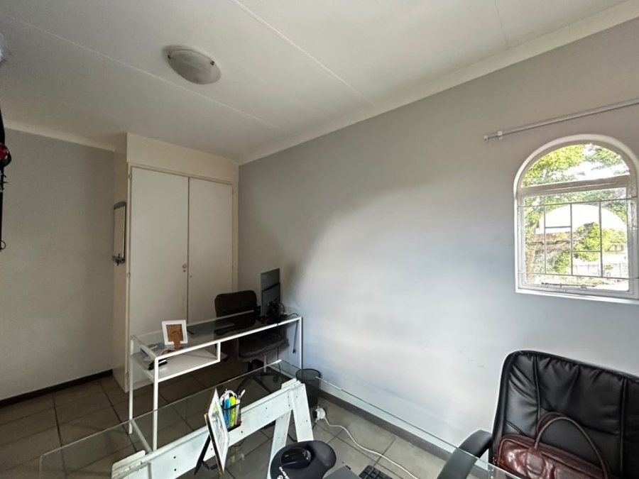 2 Bedroom Property for Sale in Garsfontein Gauteng