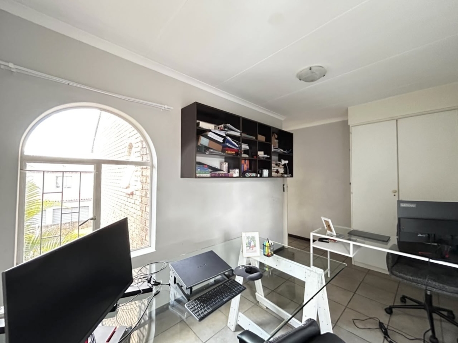 2 Bedroom Property for Sale in Garsfontein Gauteng