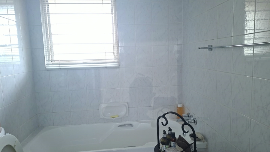 2 Bedroom Property for Sale in Glenhazel Gauteng