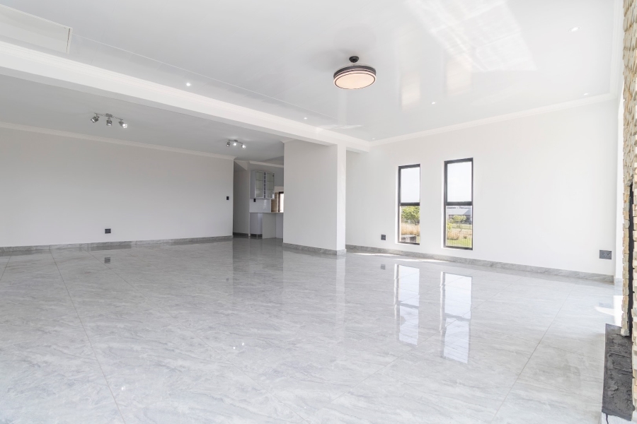 5 Bedroom Property for Sale in Helderfontein Estate Gauteng
