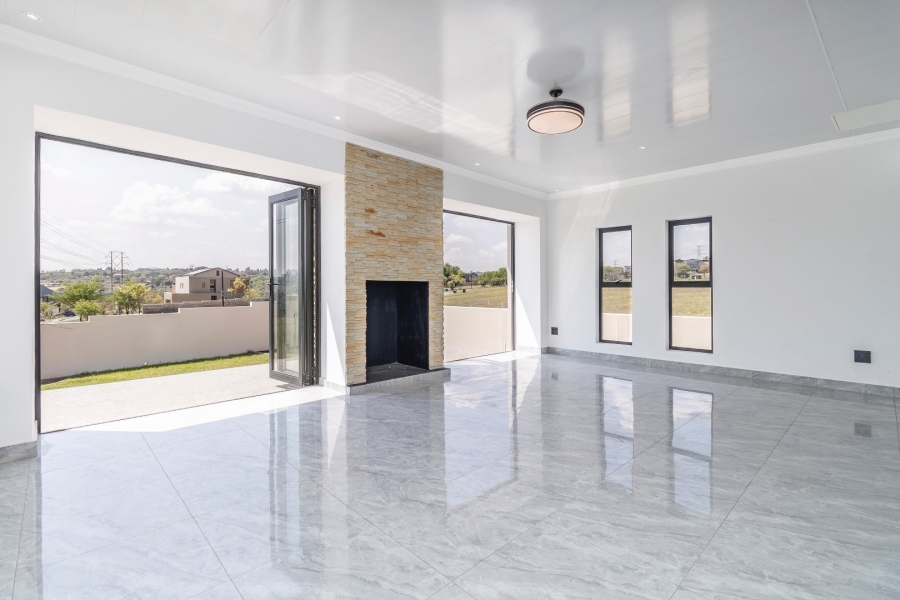 5 Bedroom Property for Sale in Helderfontein Estate Gauteng
