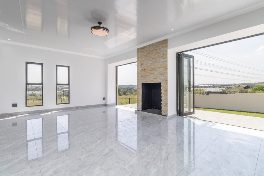 5 Bedroom Property for Sale in Helderfontein Estate Gauteng