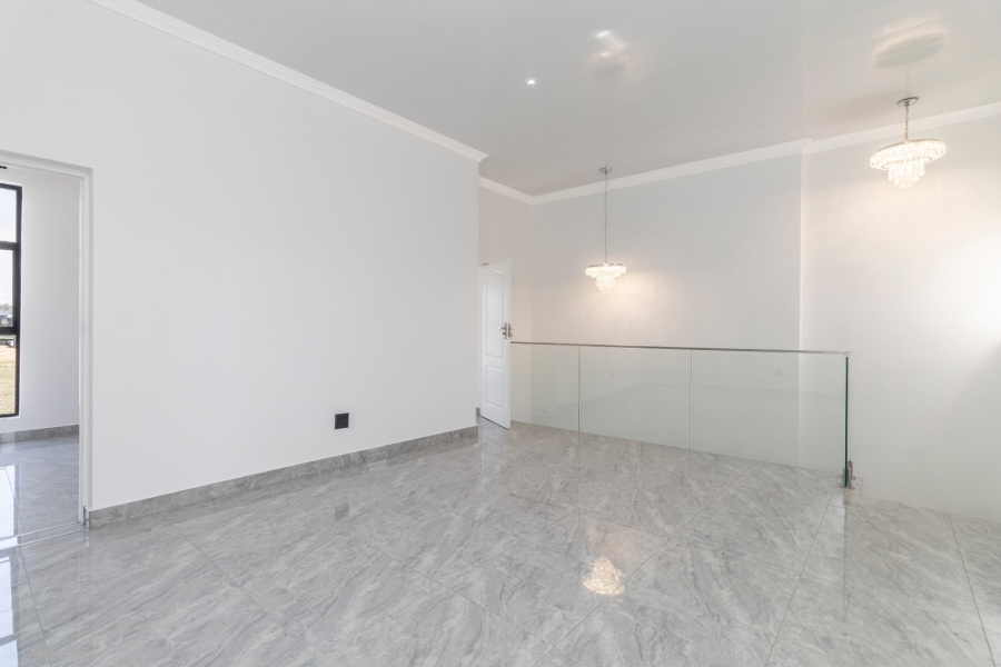 5 Bedroom Property for Sale in Helderfontein Estate Gauteng