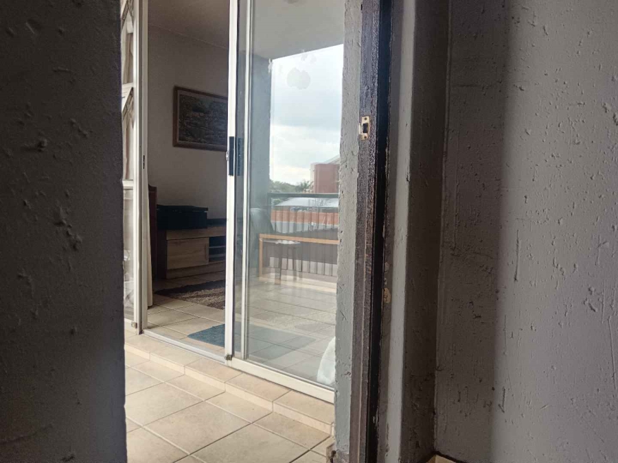 2 Bedroom Property for Sale in Bardene Gauteng