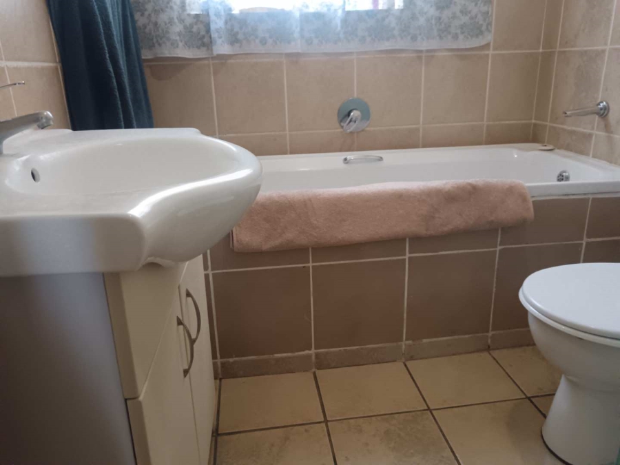 2 Bedroom Property for Sale in Bardene Gauteng