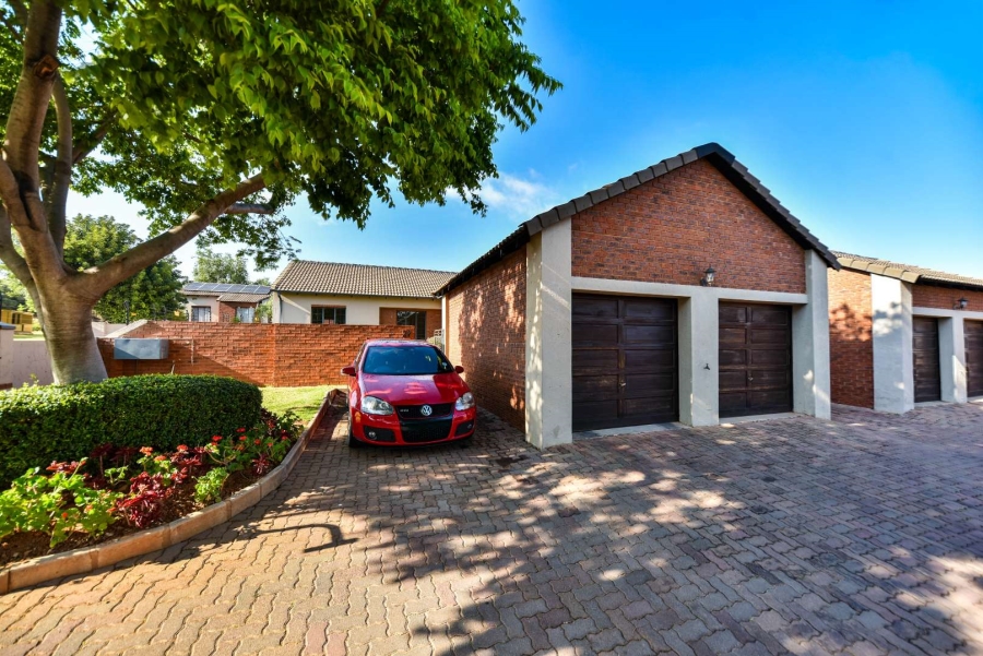 To Let 3 Bedroom Property for Rent in Mooikloof Ridge Gauteng