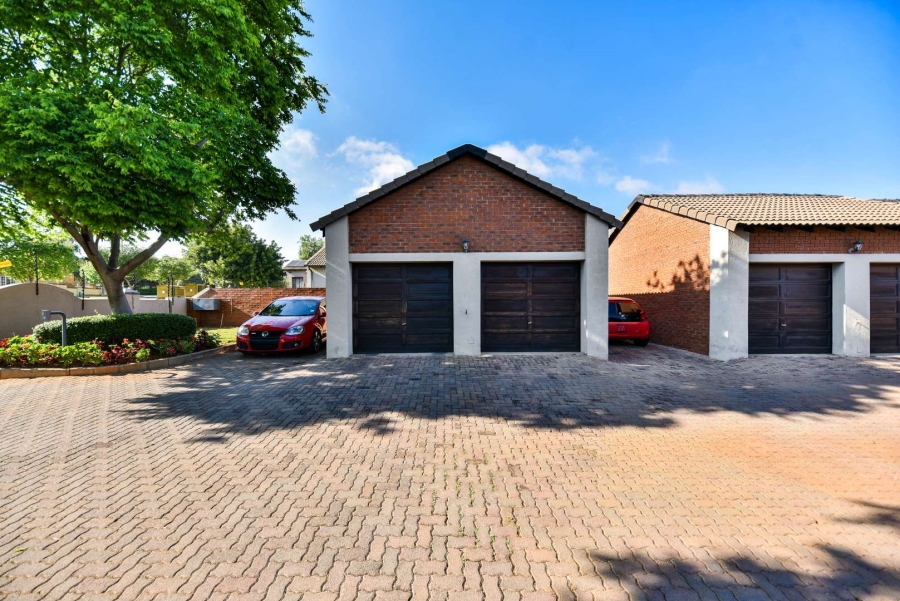 To Let 3 Bedroom Property for Rent in Mooikloof Ridge Gauteng