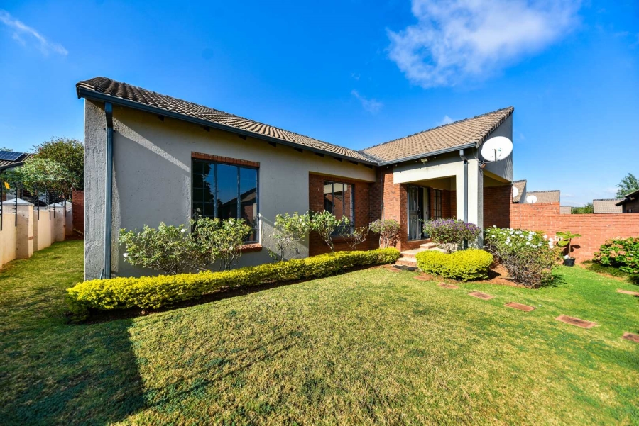 To Let 3 Bedroom Property for Rent in Mooikloof Ridge Gauteng