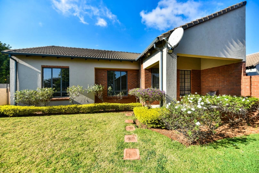 To Let 3 Bedroom Property for Rent in Mooikloof Ridge Gauteng