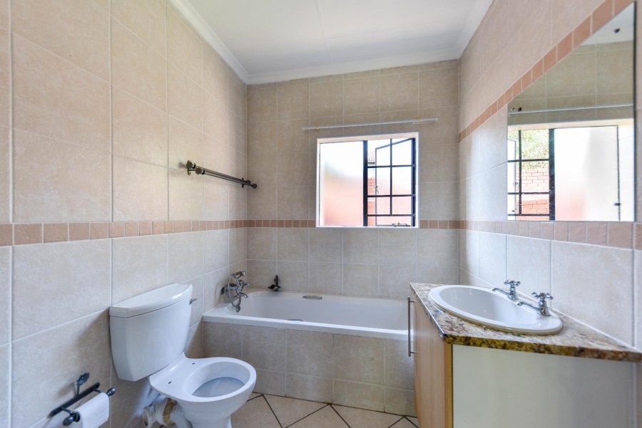 To Let 3 Bedroom Property for Rent in Mooikloof Ridge Gauteng
