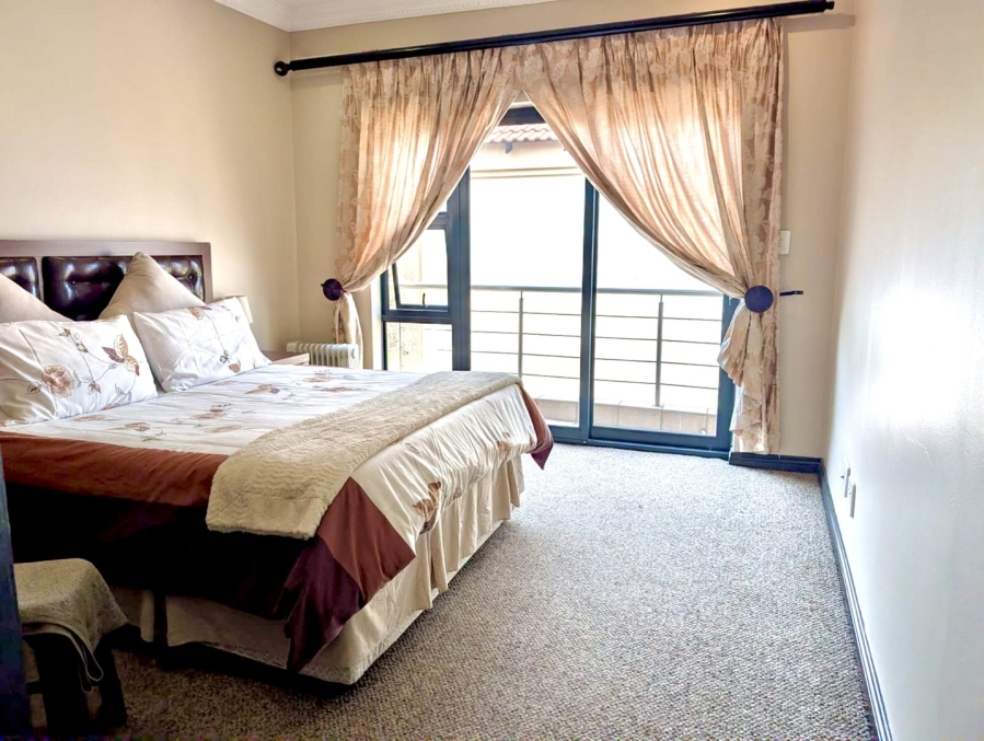 6 Bedroom Property for Sale in Willow Acres Gauteng