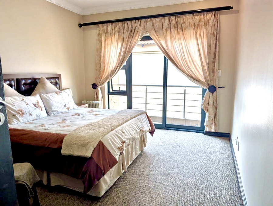 6 Bedroom Property for Sale in Willow Acres Gauteng