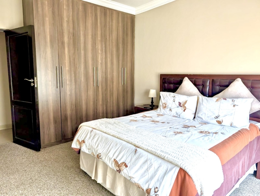 6 Bedroom Property for Sale in Willow Acres Gauteng
