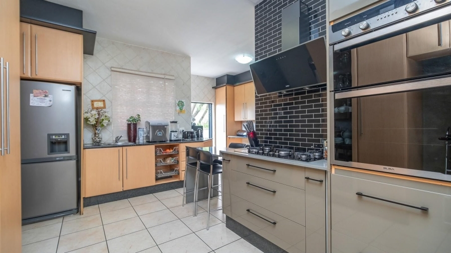 4 Bedroom Property for Sale in Olivedale Gauteng