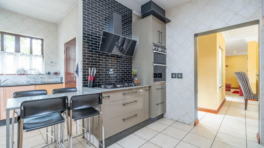 4 Bedroom Property for Sale in Olivedale Gauteng
