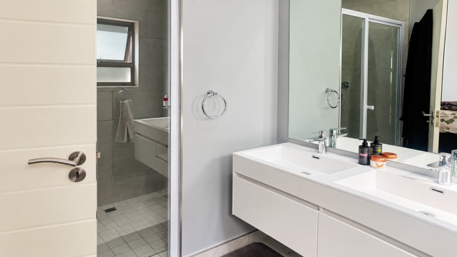 4 Bedroom Property for Sale in Olivedale Gauteng