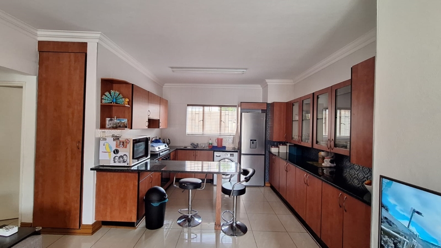 To Let 2 Bedroom Property for Rent in Ferndale Gauteng