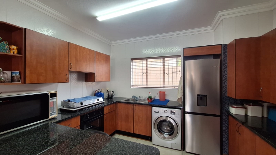 To Let 2 Bedroom Property for Rent in Ferndale Gauteng