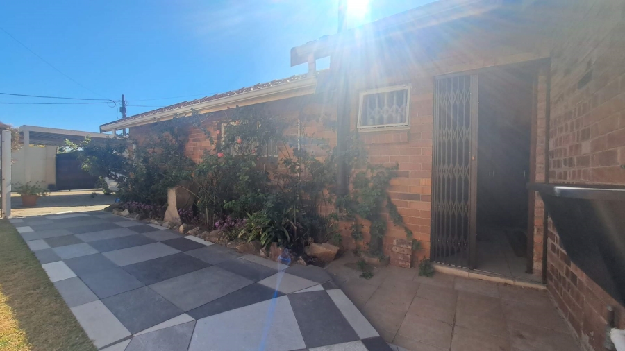 To Let 1 Bedroom Property for Rent in Blairgowrie Gauteng
