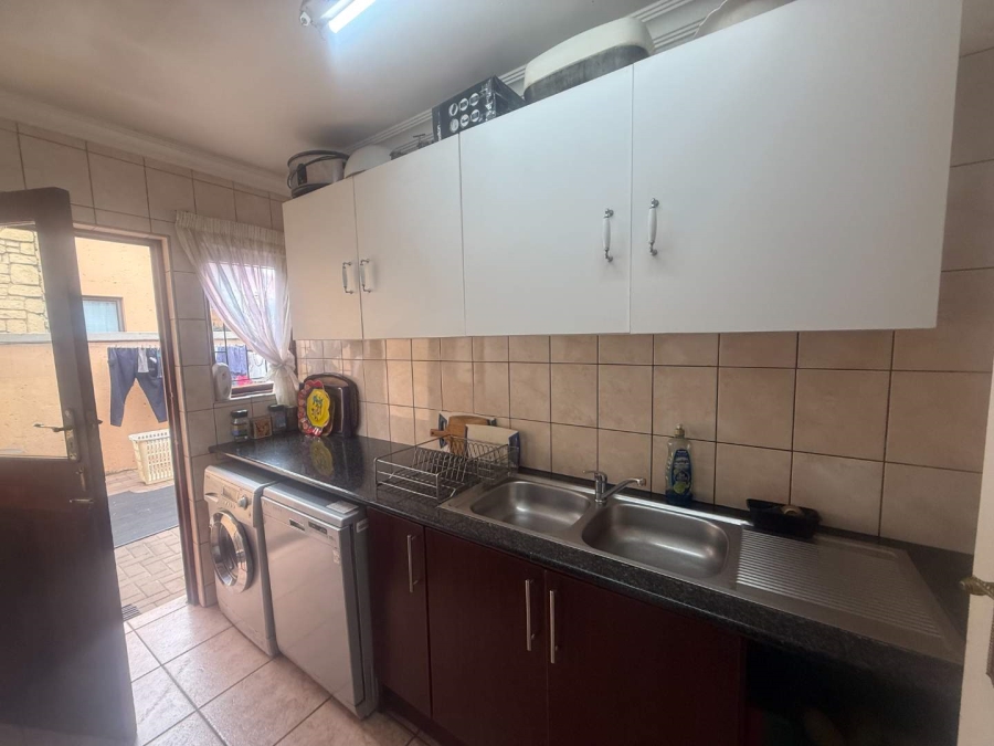 3 Bedroom Property for Sale in Hughes Gauteng