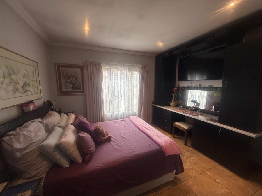 3 Bedroom Property for Sale in Hughes Gauteng