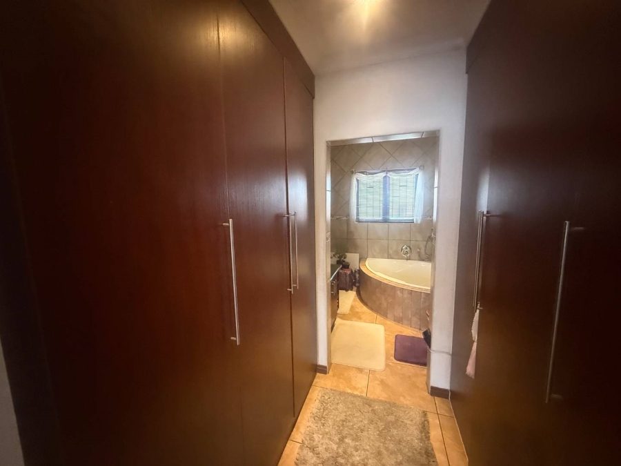 3 Bedroom Property for Sale in Hughes Gauteng