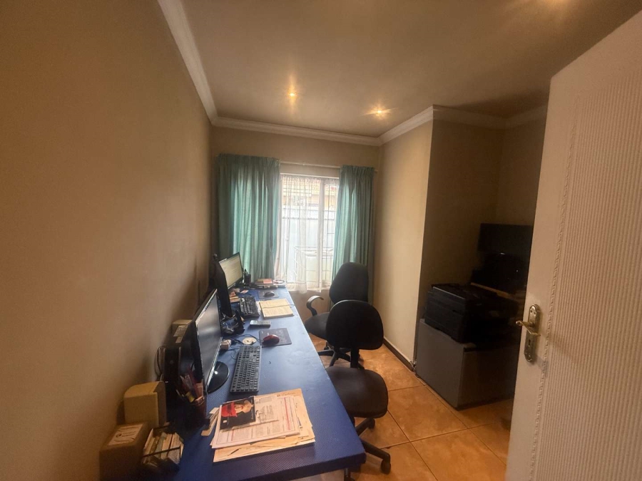 3 Bedroom Property for Sale in Hughes Gauteng