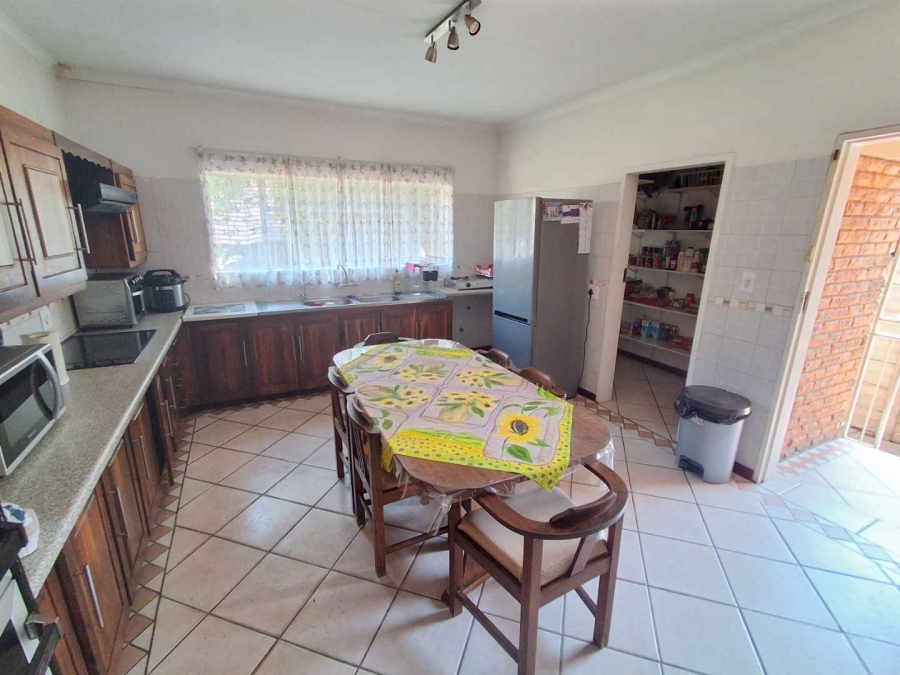 7 Bedroom Property for Sale in Meyerspark Gauteng