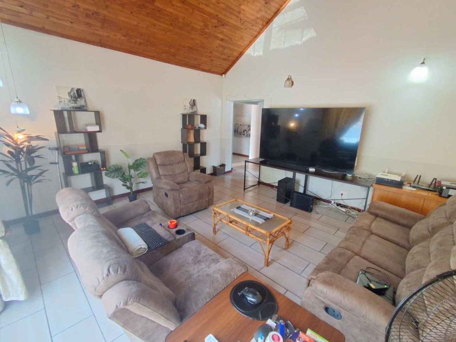 7 Bedroom Property for Sale in Meyerspark Gauteng