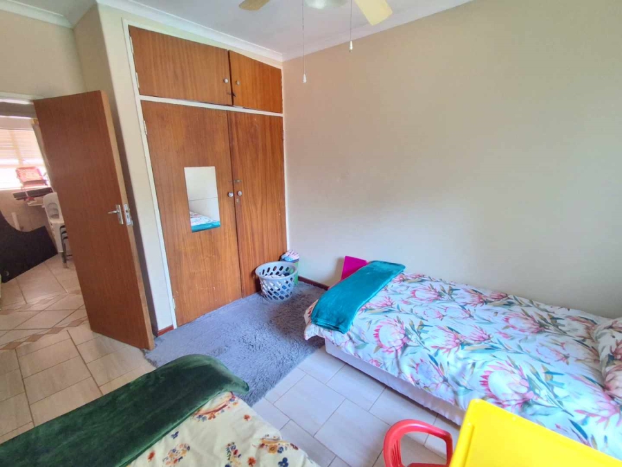 7 Bedroom Property for Sale in Meyerspark Gauteng