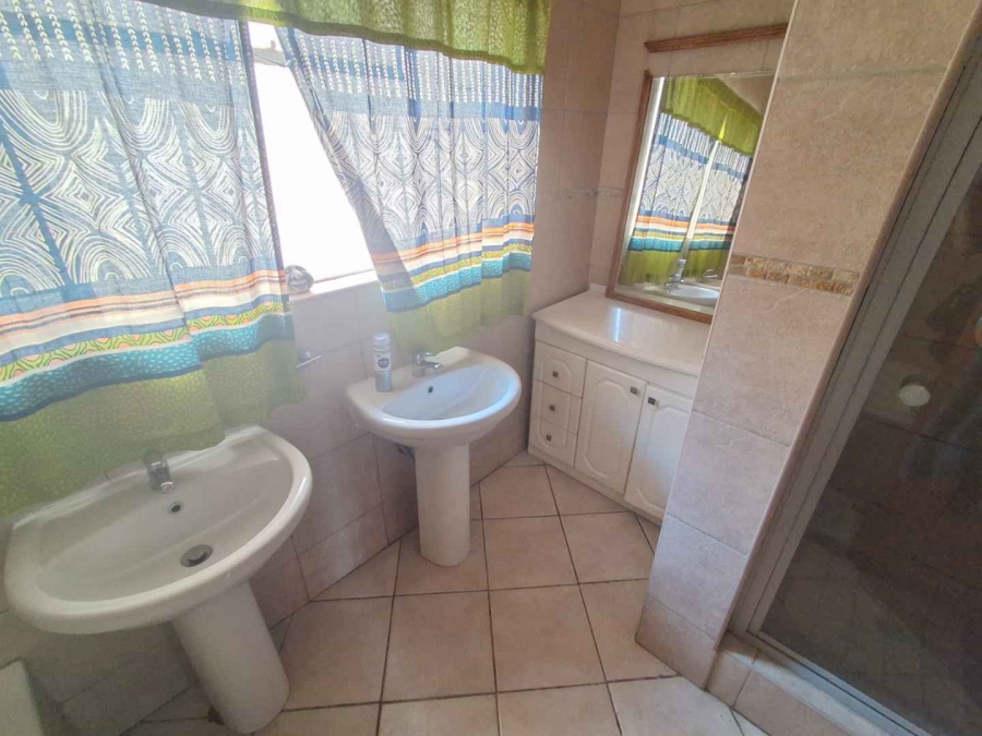 7 Bedroom Property for Sale in Meyerspark Gauteng